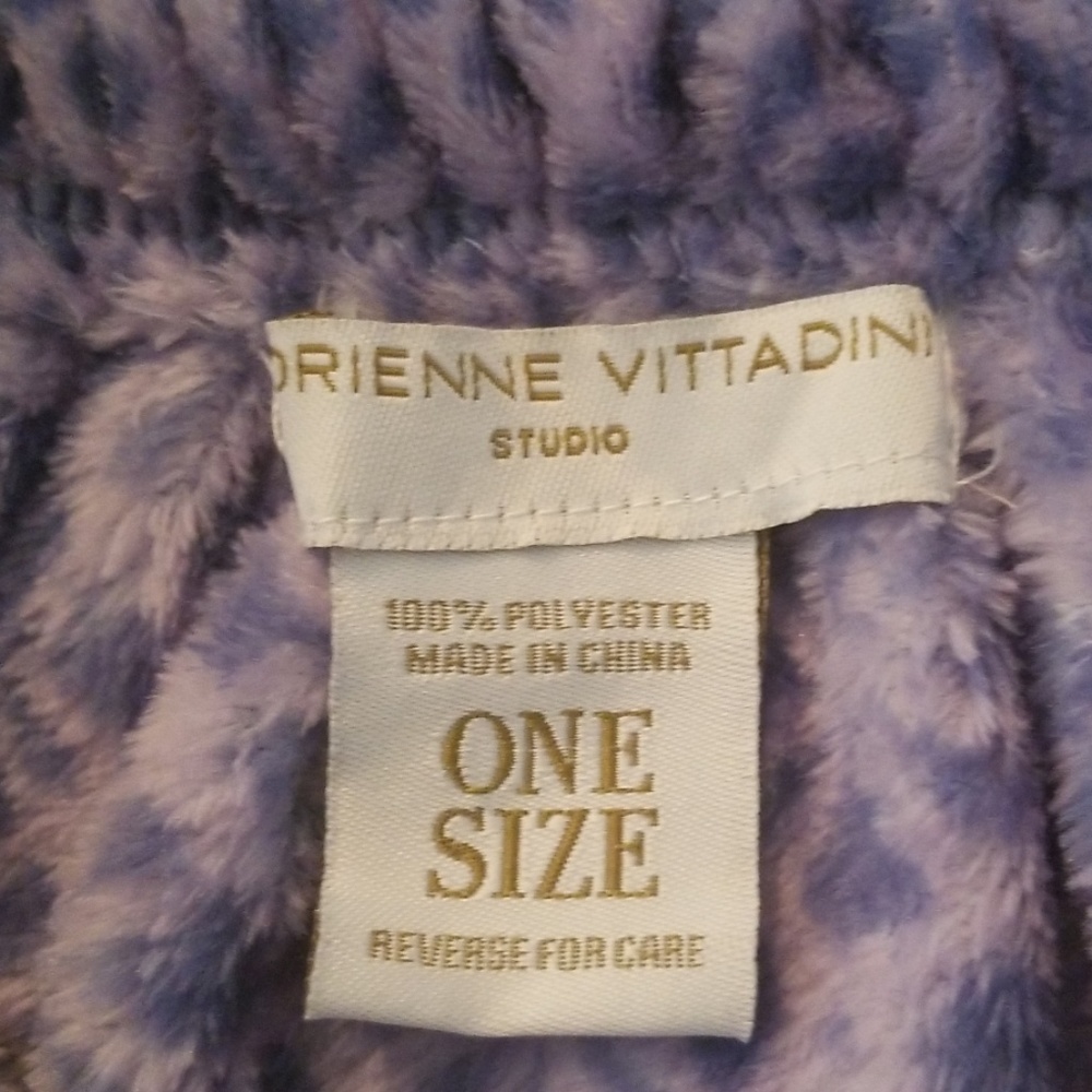 Robe - Picture 4 of 5